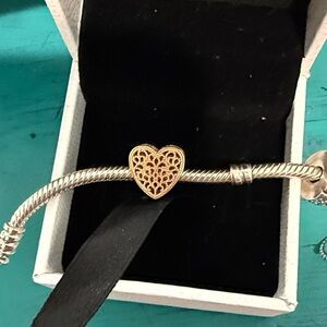 Pandora gold 14k charm ( bracelet not included)